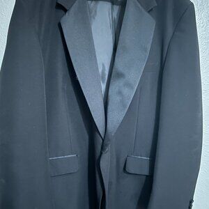 Three piece Big & Tall Classic Tuxedo
